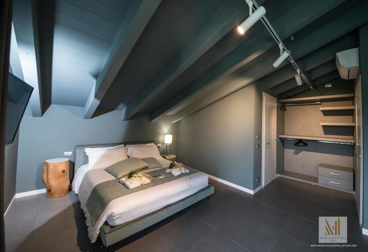 Art B&B Design Costa Volpino Bagian luar foto